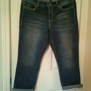Nine West Capri Jeans w/ 2D Gem Pockets (10/30)